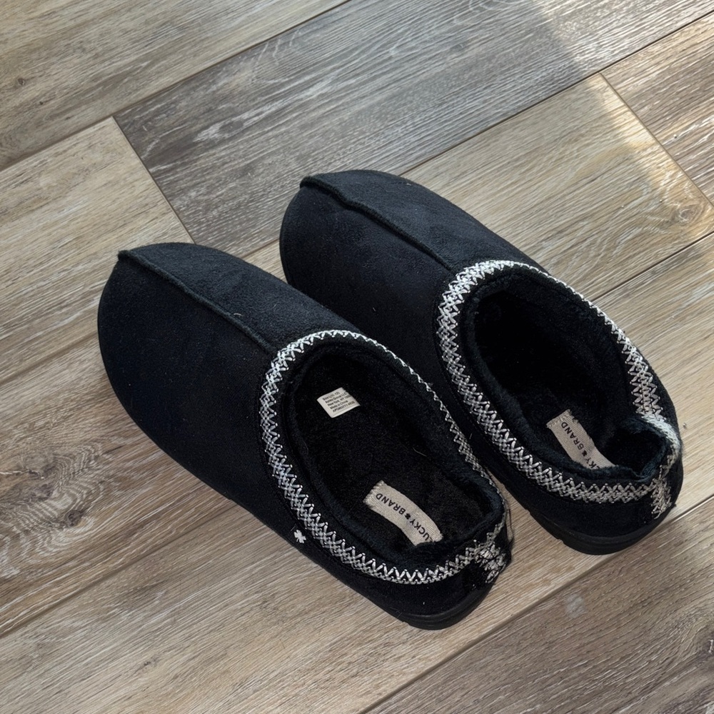 Lucky Brand Black Slip-On Cozy Indoor Slippers with Contrast Stitch Men’s